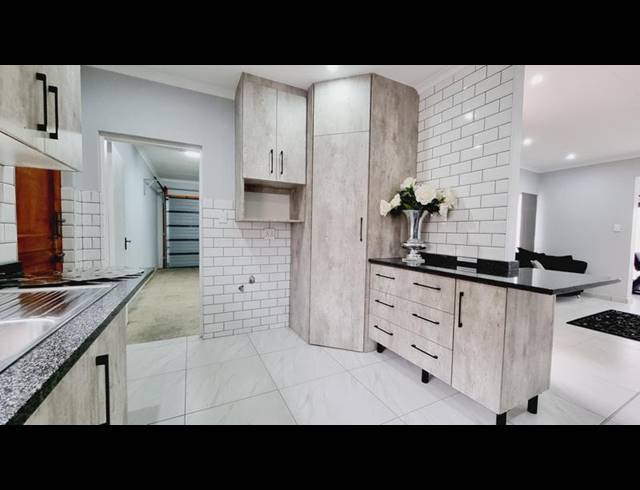 3 BEDROOM HOUSE FOR SALE IN WATERKLOOF EAST